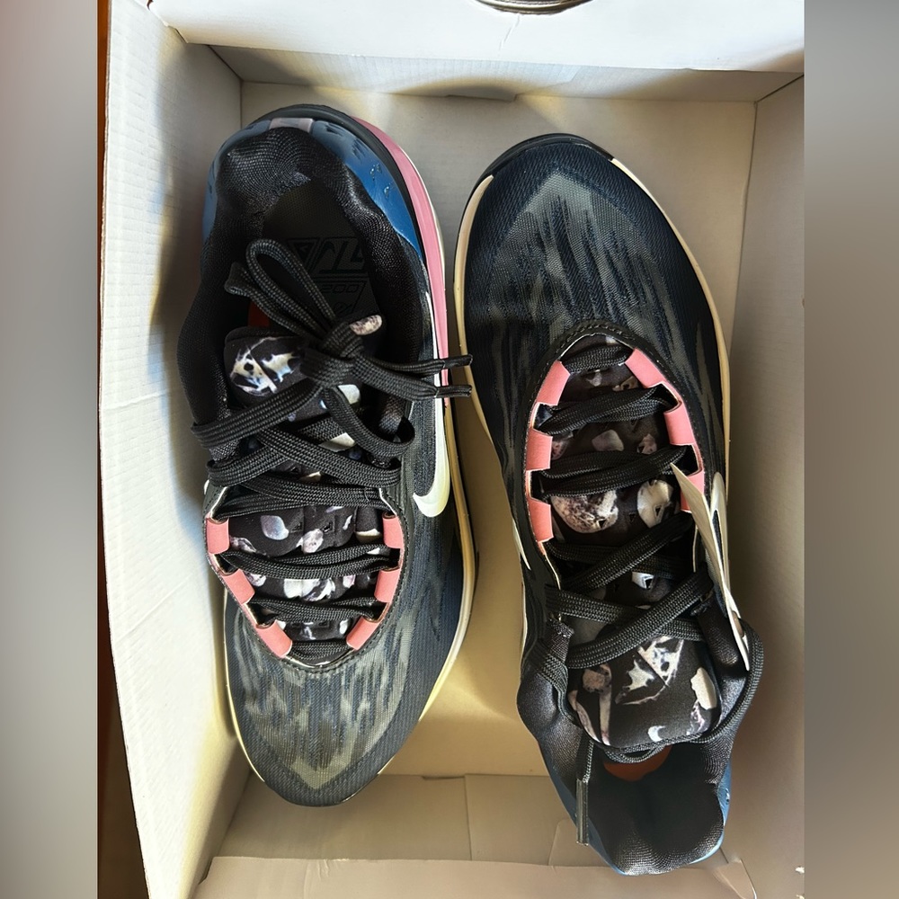 NEW Nike air zoom GT cut 2